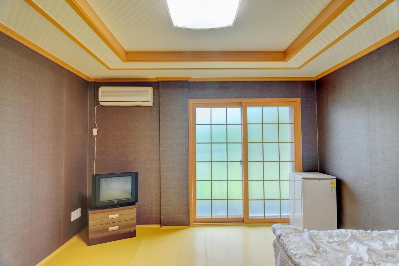 Sungbo Youth Hostel Mungyeong Exteriör bild