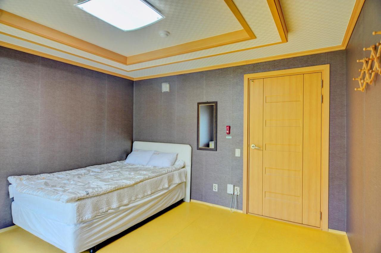 Sungbo Youth Hostel Mungyeong Exteriör bild