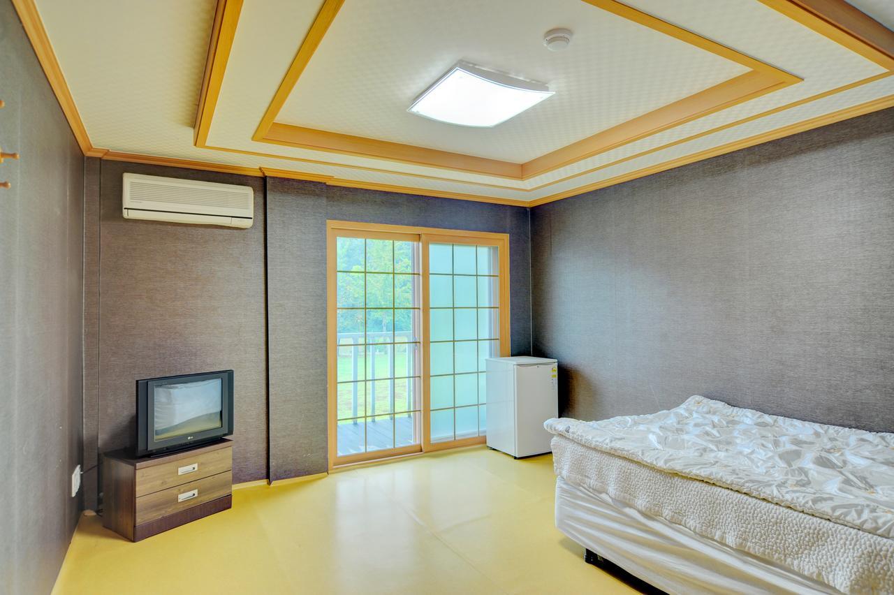 Sungbo Youth Hostel Mungyeong Exteriör bild